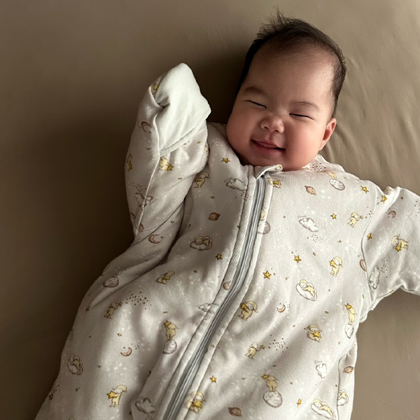 最近開始幫小湯圓準備冬天的衣服了