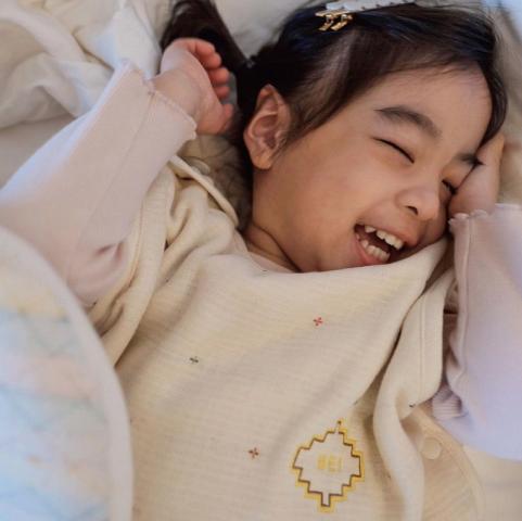  被被衣跟小鳥枕頭