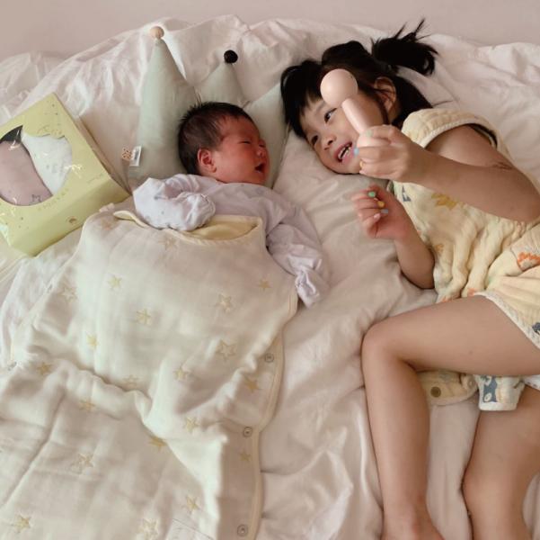 轉轉比起羞羞的嬰兒時期，照顧起來還是輕鬆許多