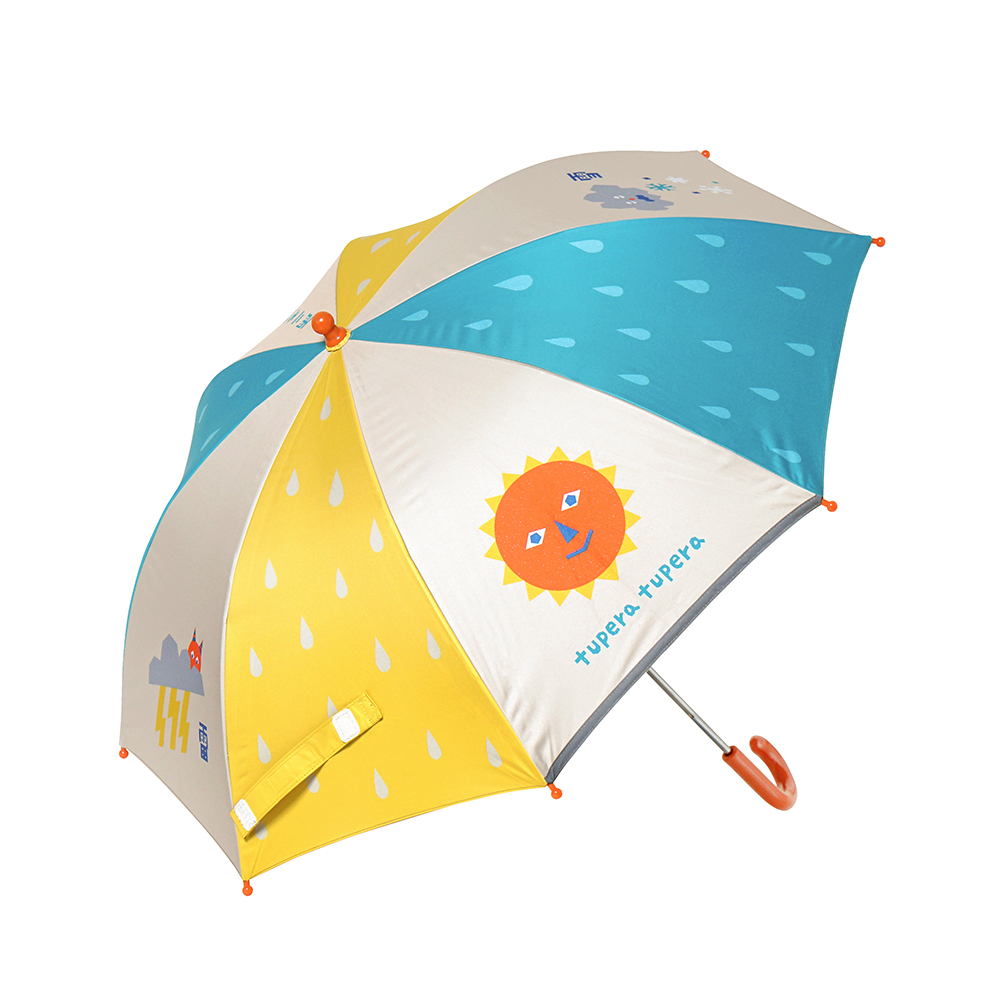 聯名系列正是以宮澤賢治最廣為人知的詩作《不畏風雨》，為靈感起點，tupera tupera以其標誌性的拼貼風格與大膽色彩，轉化為各式圖案，融入「雨」「晴」「雲」「風」「暴風雨」「雪」「雷」「彩虹」等各種漢字和圖案，不輸給雨不輸給風，擁有直面世界的勇氣，是對每個孩子的期待與祝福。